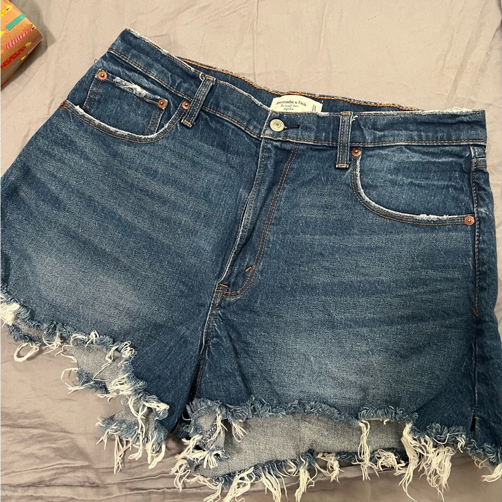 Abercrombie the cutoff short